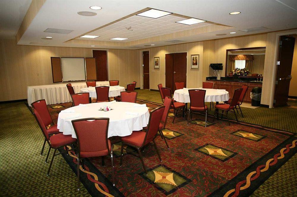 Hilton Garden Inn Elkhart Ngoại thất bức ảnh